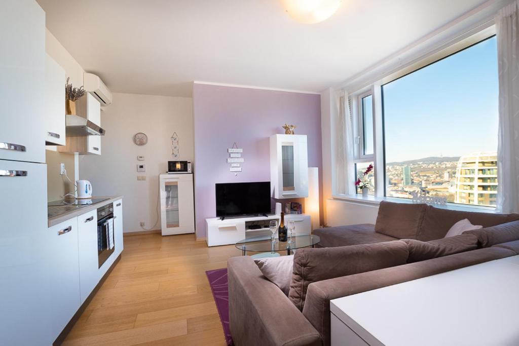 Panoramaview/31Thfloor!/Luxury/Wifi/Parking Apartment Братислава Екстериор снимка